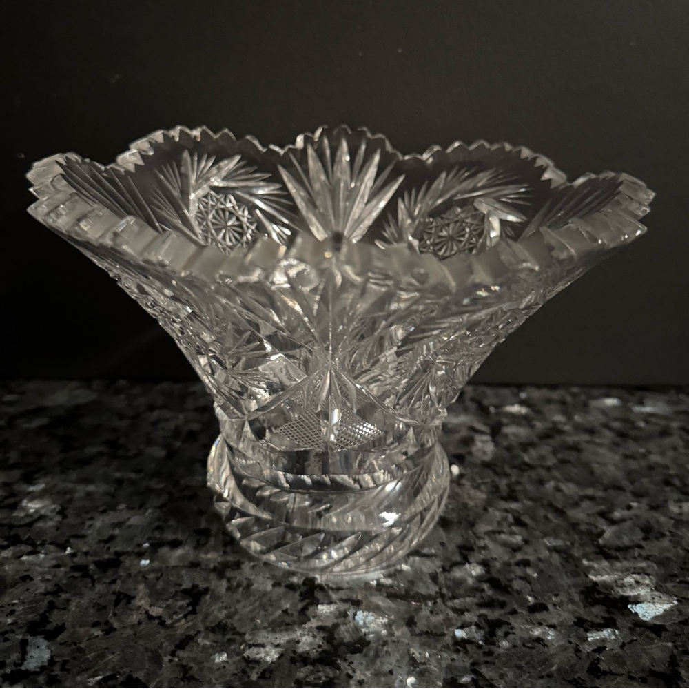 VTG American Brilliance Cut Crystal Punch Bowl Base.
It has an open bottom.